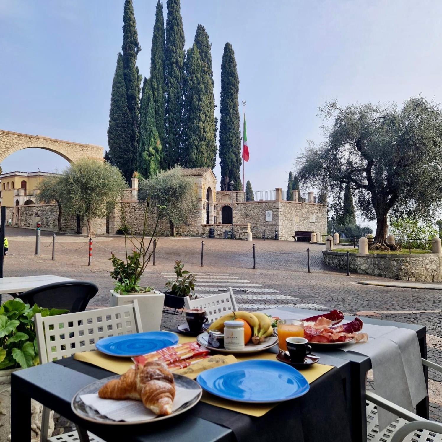 B&B Al Vittoriale Da Maja Gardone Riviera Exterior photo